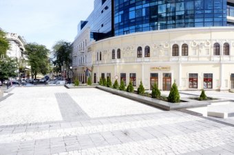 В Одессе продолжаются работы по благоустройству Греческой площади (фото)