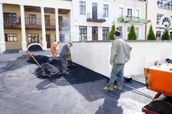 В Одессе продолжаются работы по благоустройству Греческой площади (фото)