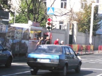Внимание, в районе железнодорожного вокзала в Одессе новый светофор!