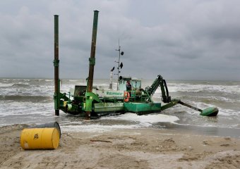 В Одессе стартовали работы по соединению Куяльника с  морем (фото)
