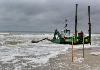 В Одессе стартовали работы по соединению Куяльника с  морем (фото)