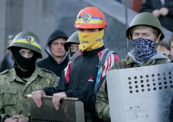 По стенами ОГА сегодня было многолюдно