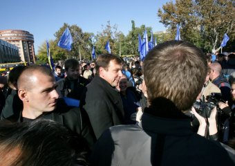 По стенами ОГА сегодня было многолюдно