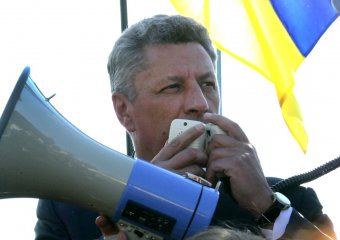 По стенами ОГА сегодня было многолюдно