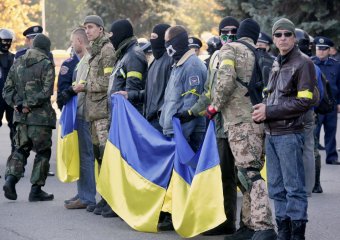 По стенами ОГА сегодня было многолюдно