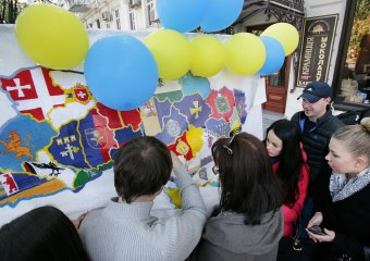 В Одессе вышивали  карту Украины