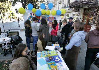 В Одессе вышивали  карту Украины