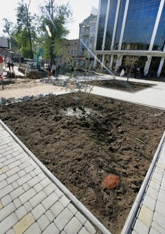 На Греческой площади Одессы демонтирована временная дорога вокруг торгового центра «Афина» (фото)