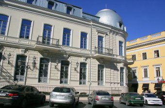 Дом в Воронцовском переулке после реставрации вырос на один этаж