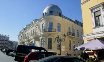 Дом в Воронцовском переулке после реставрации вырос на один этаж