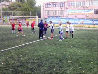 В Одессе прошли соревнования по футболу среди школьников (фото)
