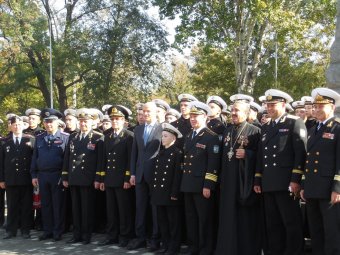 Геннадий Труханов: Город будет поднимать Военно-морской лицей
