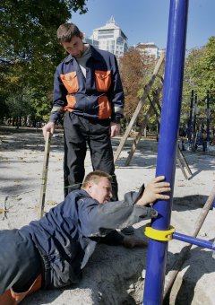 В Одессе продолжается благоустройство зеленых зон (фото)