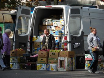 В Малиновском районе проходит осенняя сельхозярмарка (фото)