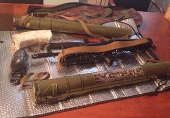 Правоохранители задержали организованную преступную группу с арсеналом оружия и боеприпасов (фото)