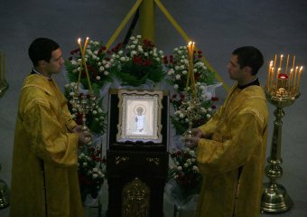 Над строящимся храмом церковно-приходской школы засиял крест