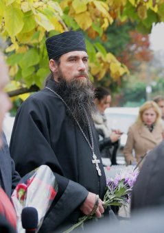 Возложение к мемориалу жертвам фашизма