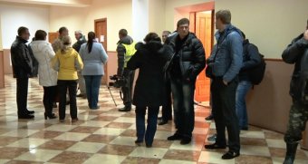 ЧП в 140-м избирательном округе: Члену ОИК подожгли дверь квартиры