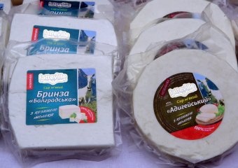 В нынешние выходные одесситы пили вино и ели сыр (фото)