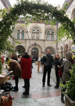 В нынешние выходные одесситы пили вино и ели сыр (фото)
