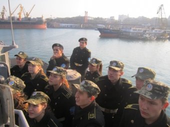 Юные одесситы посетили военные корабли (фото)