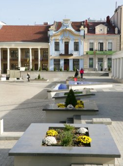 Греческая площадь окончательно станет пешеходной (фото)
