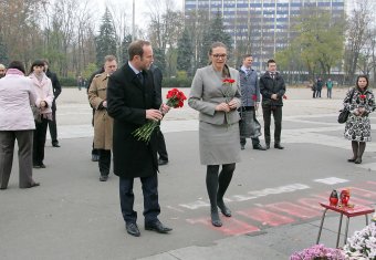 Министр иностранных дел Дании Мартин Лидегорд возложил цветы на Куликовом поле