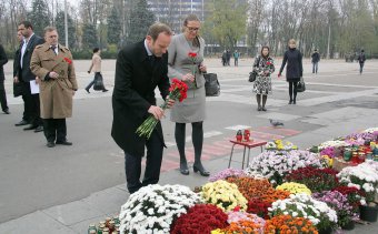 Министр иностранных дел Дании Мартин Лидегорд возложил цветы на Куликовом поле
