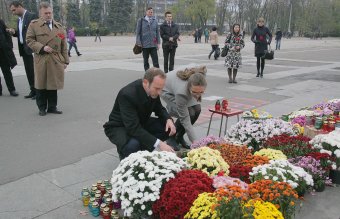 Министр иностранных дел Дании Мартин Лидегорд возложил цветы на Куликовом поле
