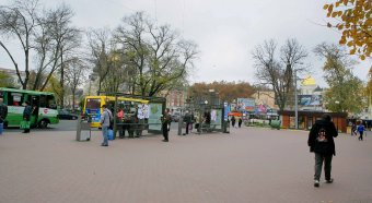 Привокзальную площадь в Одессе привели в порядок (фото)