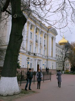 Привокзальную площадь в Одессе привели в порядок (фото)