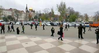 Привокзальную площадь в Одессе привели в порядок (фото)