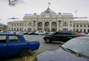 Привокзальную площадь в Одессе привели в порядок (фото)