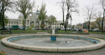 Привокзальную площадь в Одессе привели в порядок (фото)