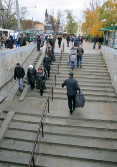 Привокзальную площадь в Одессе привели в порядок (фото)