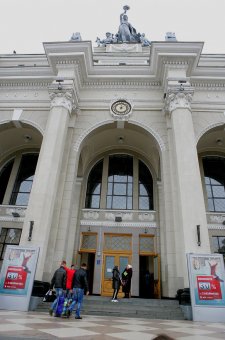Привокзальную площадь в Одессе привели в порядок (фото)