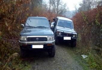 Переправить сигареты нарушители пытались на внедорожниках с оружием и лошадьми (фото)