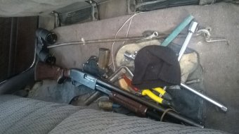 Переправить сигареты нарушители пытались на внедорожниках с оружием и лошадьми (фото)