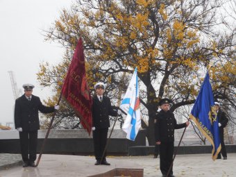 В Одессе открыли отреставрированный памятник погибшим морякам ЧМП (фото)