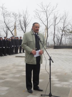 В Одессе открыли отреставрированный памятник погибшим морякам ЧМП (фото)