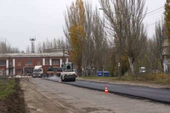 На улице Известковой начался ремонт дорожного полотна (фото)