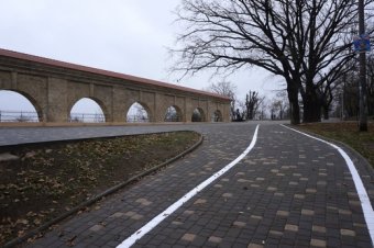 На Суворовской аллее появилась велодорожка (фото)
