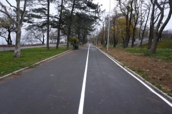 На Суворовской аллее появилась велодорожка (фото)