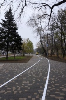 На Суворовской аллее появилась велодорожка (фото)