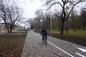 На Суворовской аллее появилась велодорожка (фото)