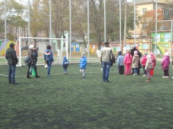 На школьных стадионах организовано проведение еженедельных спортивно-массовых мероприятий (фото)