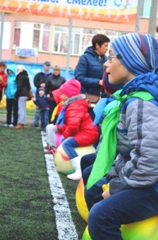 На школьных стадионах организовано проведение еженедельных спортивно-массовых мероприятий (фото)
