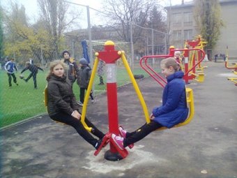 На школьных стадионах организовано проведение еженедельных спортивно-массовых мероприятий (фото)