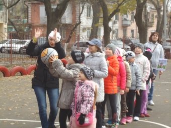 На школьных стадионах организовано проведение еженедельных спортивно-массовых мероприятий (фото)