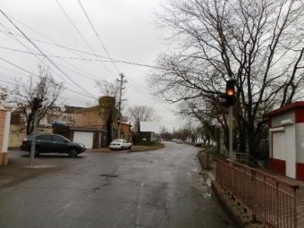 Новый светофор на углу улиц Львовской и Фонтанской дороги в Одессе включен в работу
